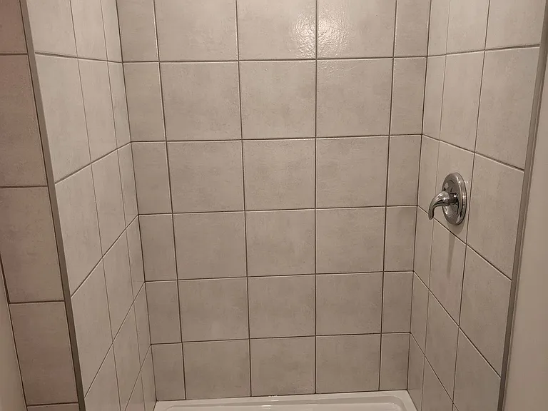 21B Balsam St S — Photo 12