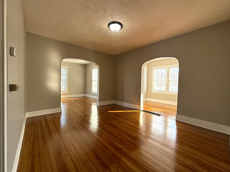 140 Lincoln Ave — Photo 4