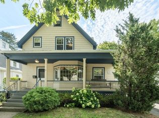 11 Hampden St, Swampscott, MA 01907