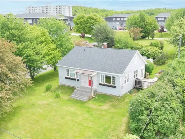 10 Essex St E, Saint John, NB E2J 4G5