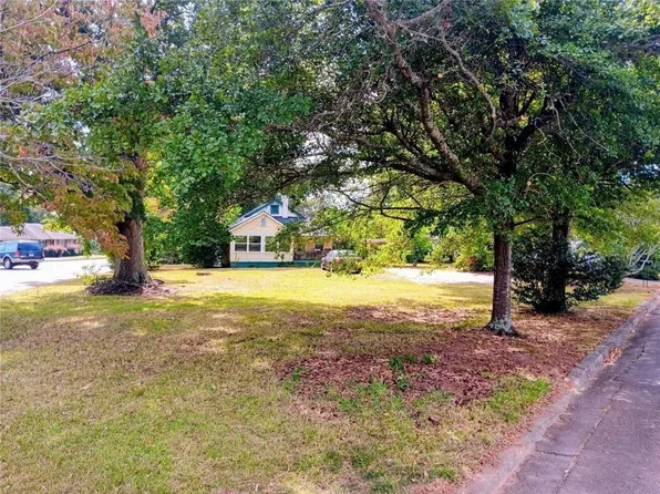 406 Brookwood Dr, Thomaston, GA 30286