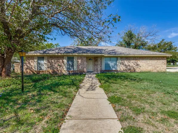 3800 Van Deman Dr, Benbrook, TX 76116