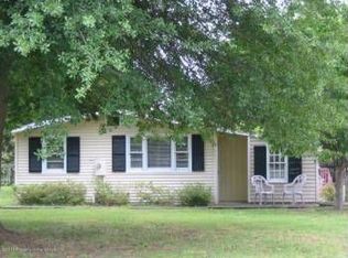 3111 N Riverside Dr, Lanexa, VA 23089