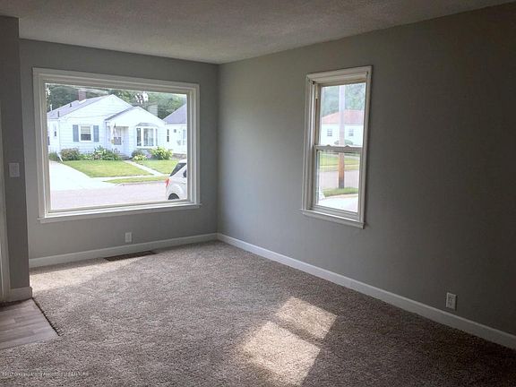 3rd image of 1204 Woodbine Ave