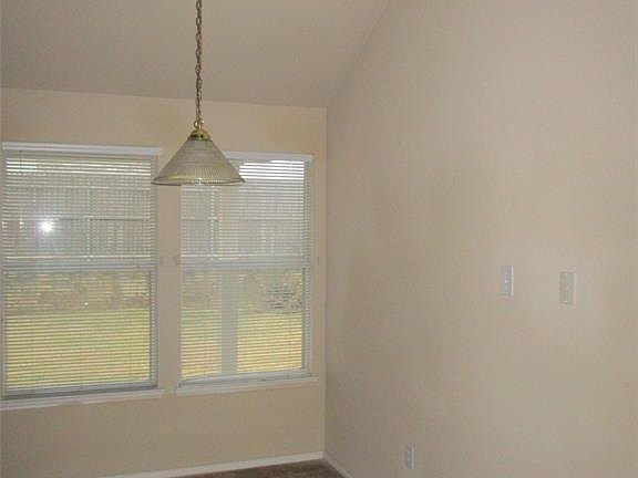 5th image of 8416 Autumn Creek Trl