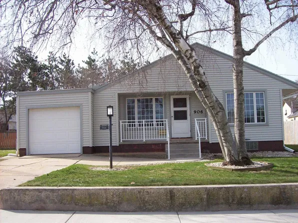 906 West Carroll St, Portage, WI 53901