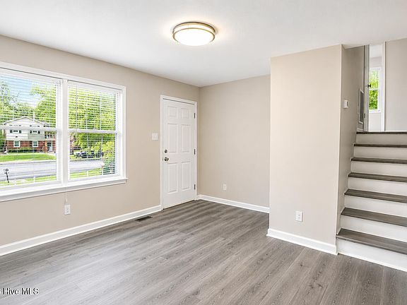 5th image of 2803 Shade Tree Drive