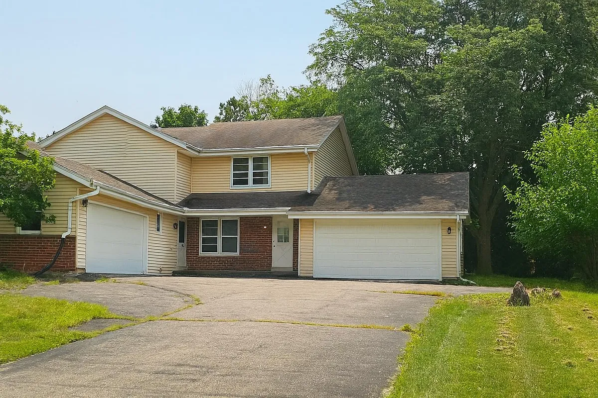 Unit Photo - 16525 Dane Ct E #16525