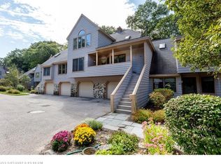 61 Hunter Pl, Cape Elizabeth, ME 04107