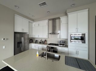 164 Outwest, Irvine, CA 92618