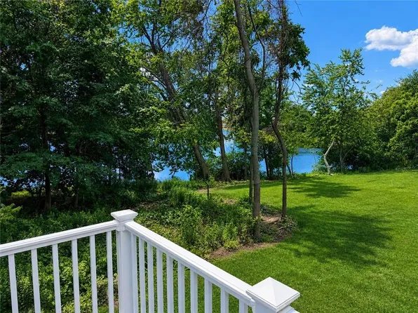 700 Sandy Ln #9, Warwick, RI 02889