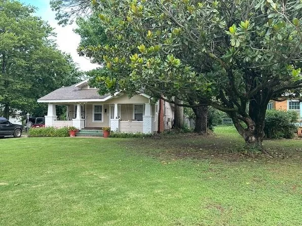 120 Elmwood Ave, Ponca City, OK 74601