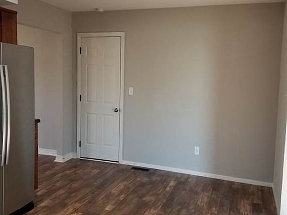 4th image of 506 Woodcreek Dr