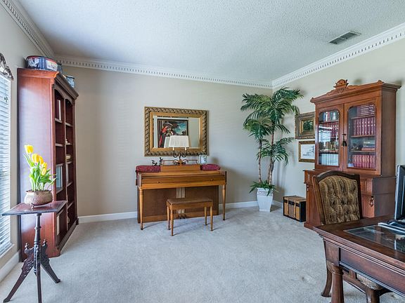 5th image of 4532 Kincardine Dr