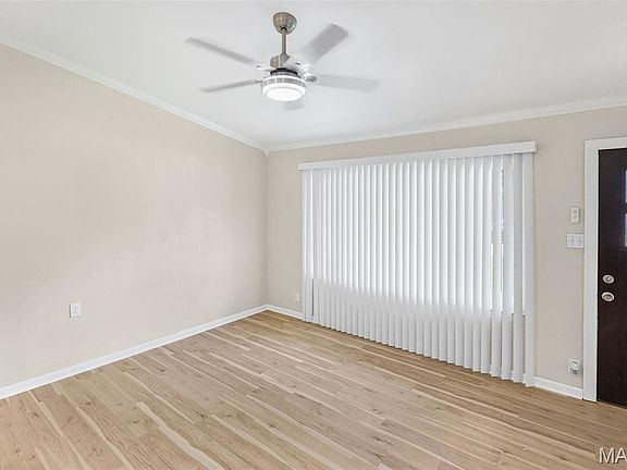 3rd image of 140 Saint Thomas Ln