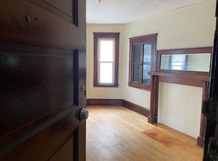 10 Agawam St APT 2, Worcester, MA 01603