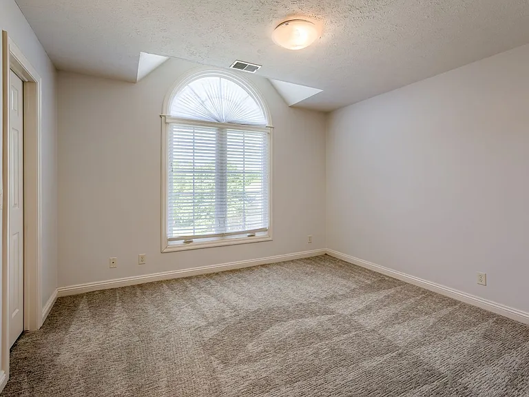 18074 Mayberry St — Photo 30