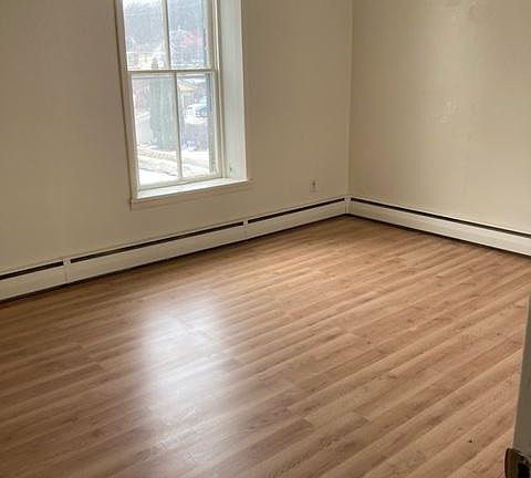 2nd image of 415 Avenue E #2-3