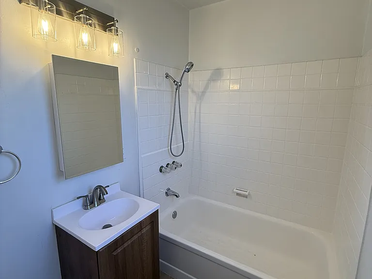 1422 E Wilson Ave #A — Photo 10