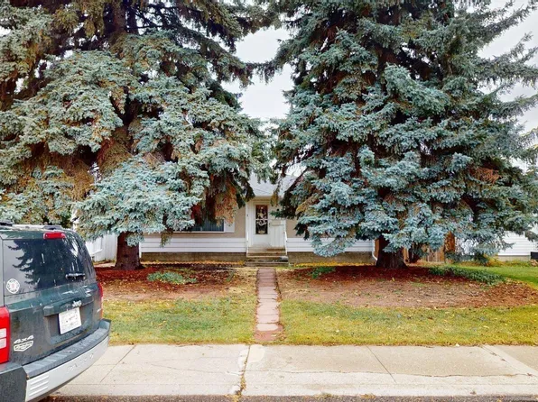 13424 65th St NW, Edmonton, AB T5A 1A4