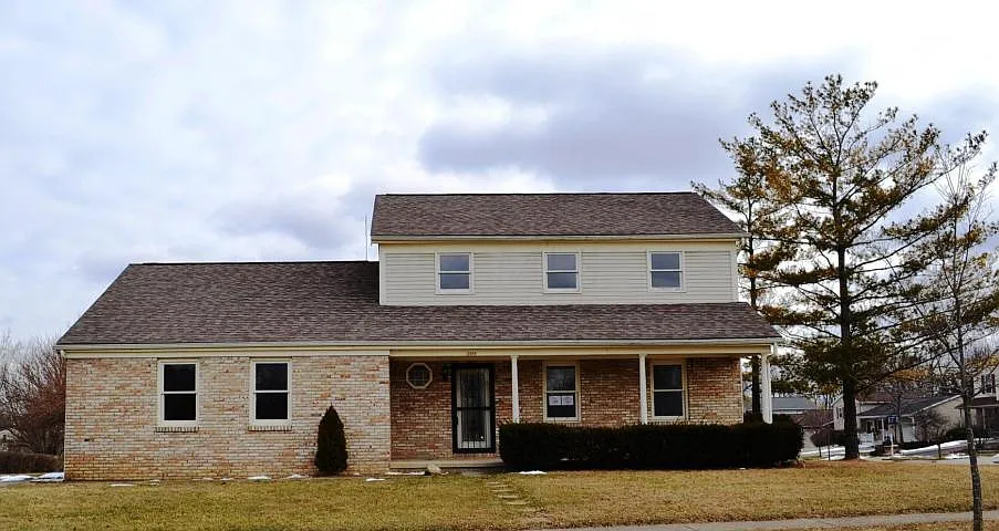 5666 Cloverleaf Ct photo 1
