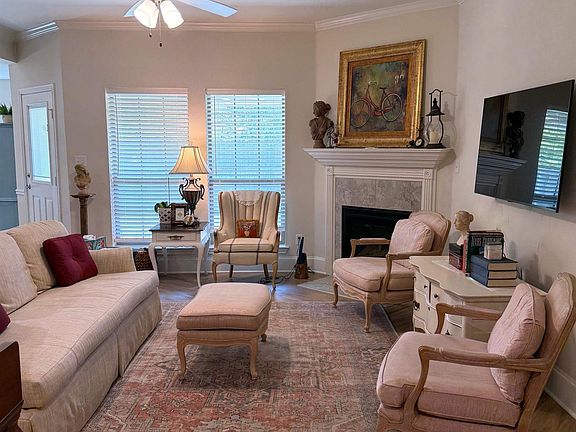 5th image of 815 E Grande Blvd S #101