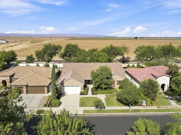 3113 Barrowby St, Bakersfield, CA 93311