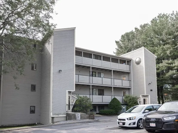 1205 Grafton St Unit 26B, Worcester, MA 01604