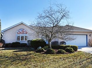 19525 Stonehenge Dr, Mokena, IL 60448