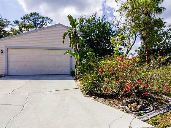 4th image of 523 Bearded Oaks Dr