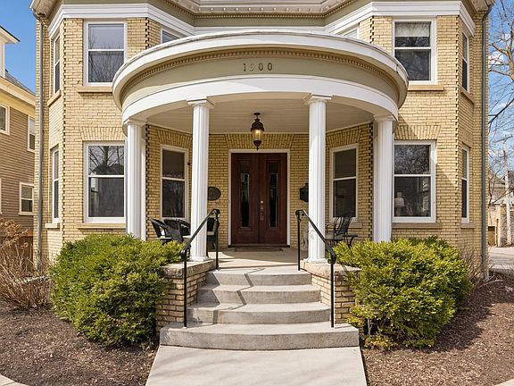 4th image of 1900 Dupont Ave S