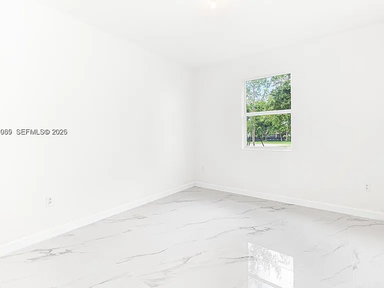 2209 SE 30th St — Photo 9