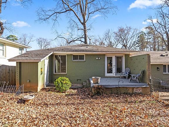 3rd image of 1706 Herrin Ave