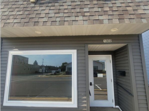 1302 E Main St