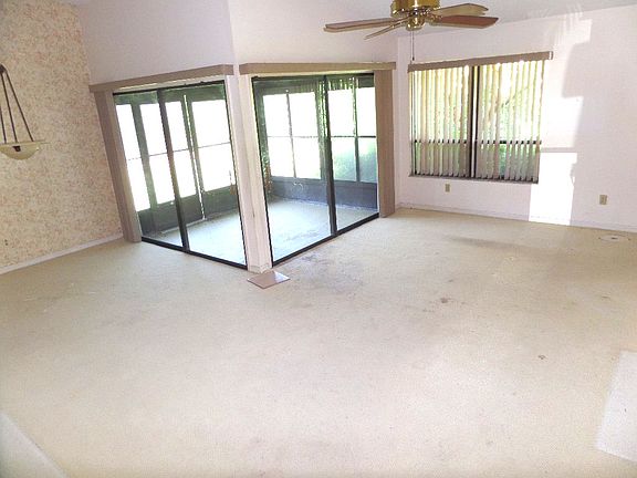 3rd image of 181 Country Club Dr