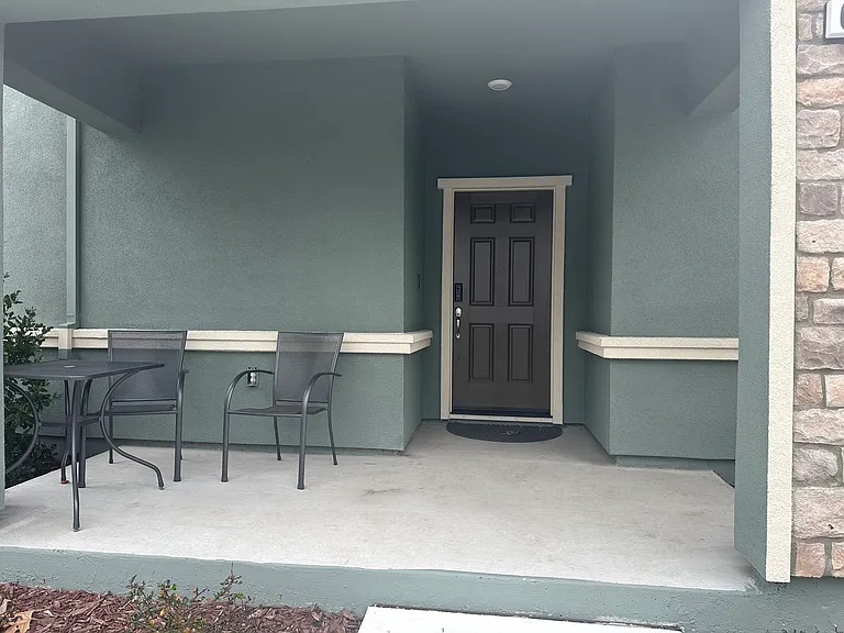 Front Door/Entry