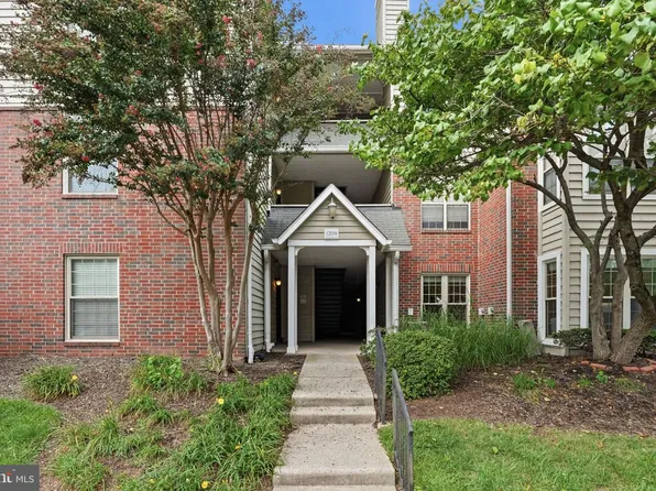 12158 Penderview Ln APT 1704, Fairfax, VA 22033