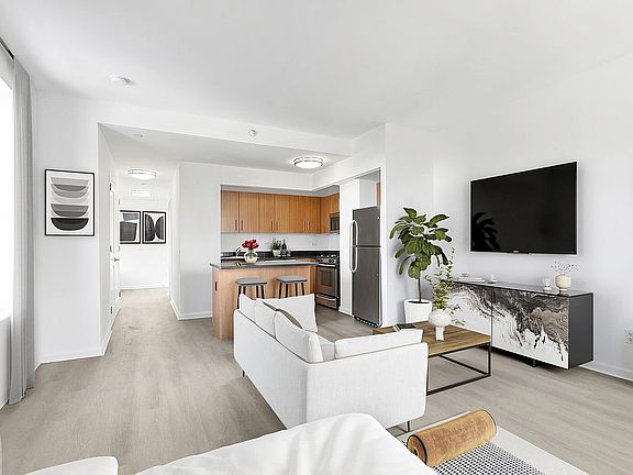 4th image of 20 West St APT 29E