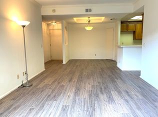 14415 Benefit St APT 203, Sherman Oaks, CA 91423