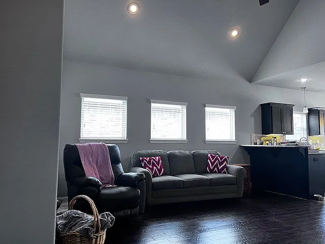 3201 SW Stoneway Ave — Photo 3