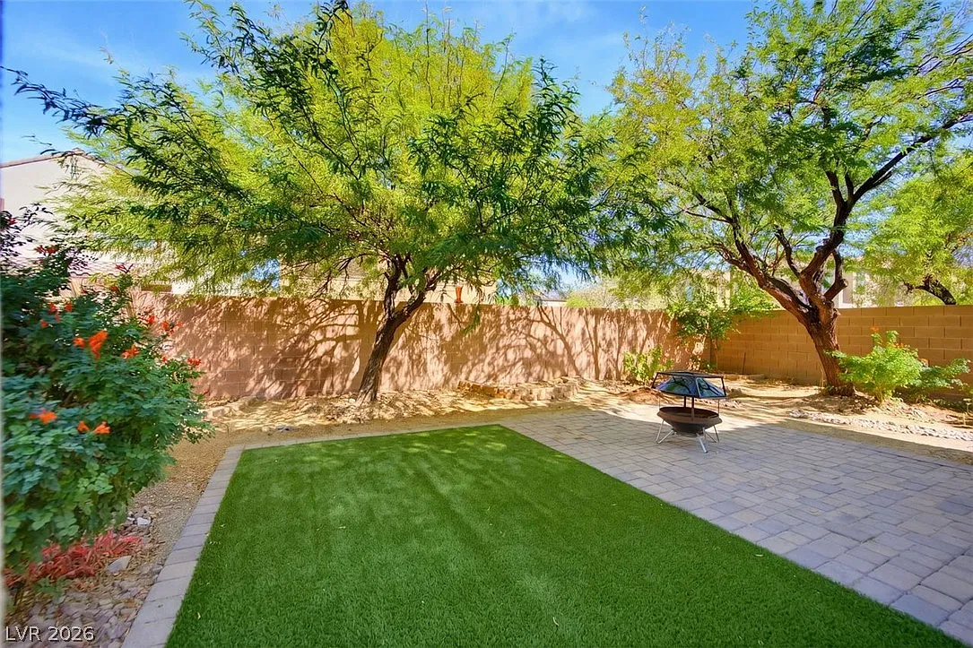 3 bed, 2.5 bath, 2091 sqft, $2,445 — Photo 4