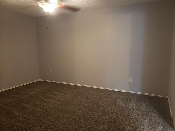 3rd image of 1412 Chesapeake Dr