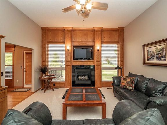 3rd image of 1121 Hansen Pl