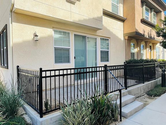 3rd image of 40418 Calle Real