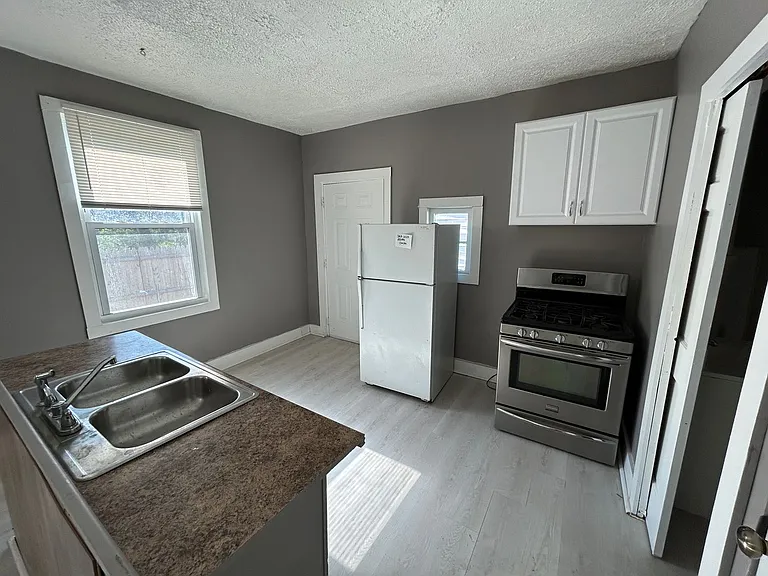 6818 Morgan Ave — Photo 2