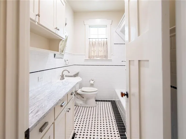 1206 W 22nd St — Photo 15
