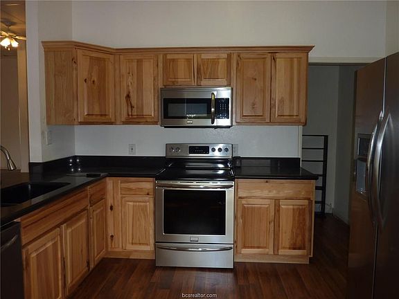 3rd image of 118 Farquhar St