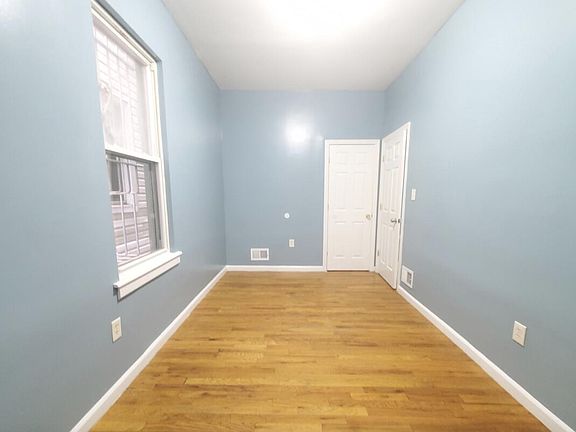 4th image of 290 S 6th St Floor 2