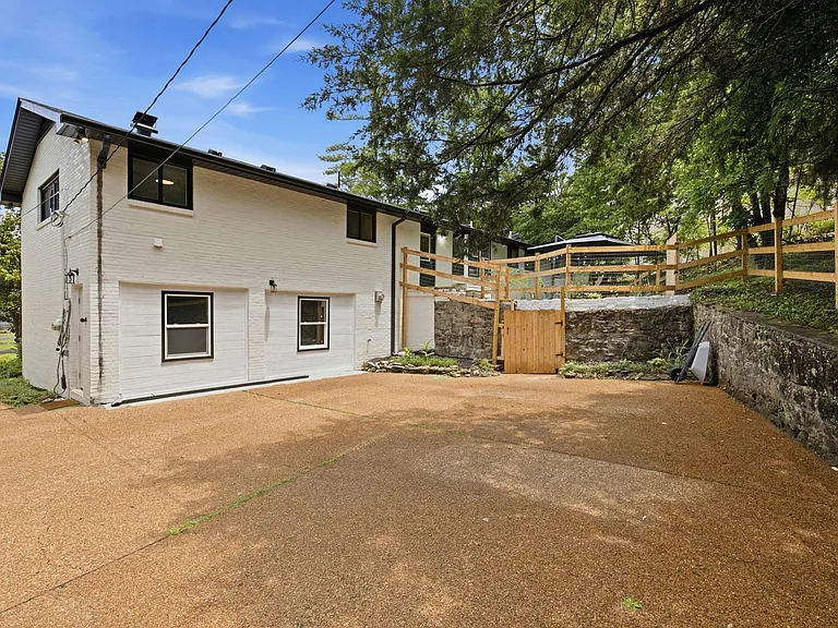 6555 Brownlee Dr — Photo 34
