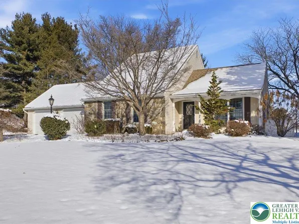 9 Kensington Cir, Northampton, PA 18067